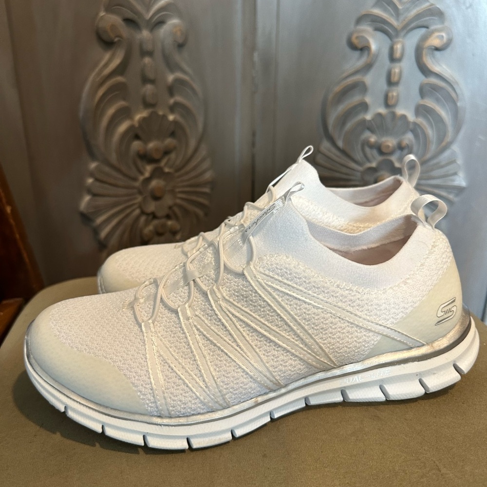 SALE White Wide Fit Skechers